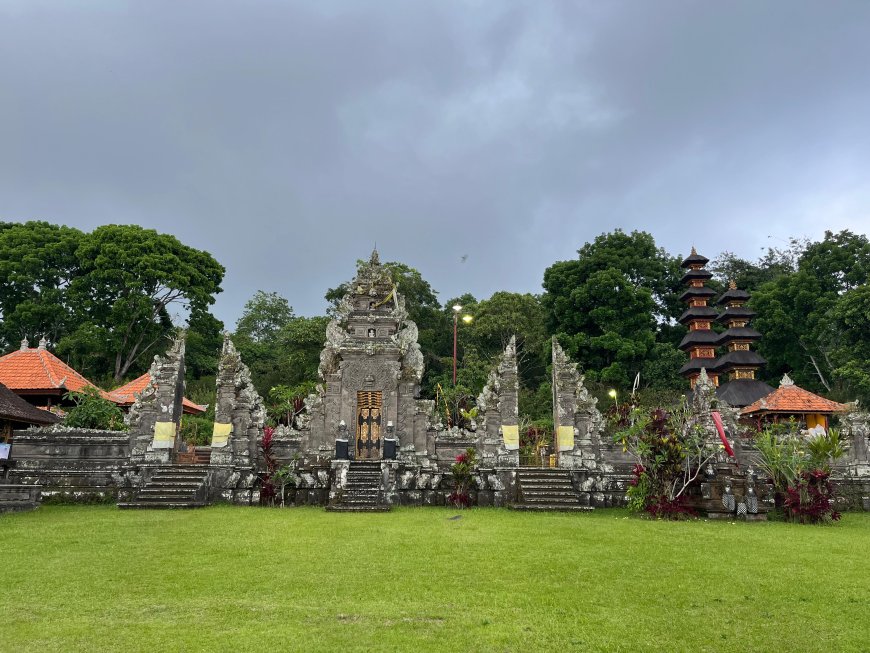 Luhur Pucak Batu Lumbung Temple: Batu Bhakti and the Sacred Rice Granary in Soka Senganan Traditional Village, Tabanan