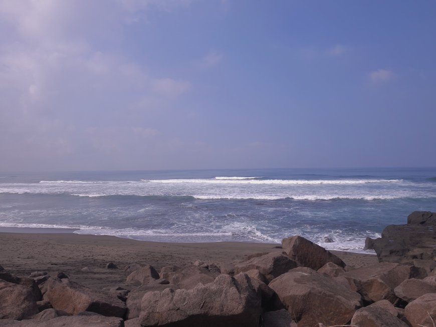 Pantai Seseh: Harmoni Alam dan Spiritual di Pesisir Bali