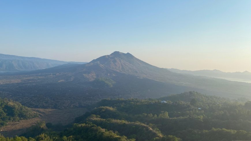 Pinggan Village: The Magic of Sunrise Over the Sea of ​​Mist in Kintamani