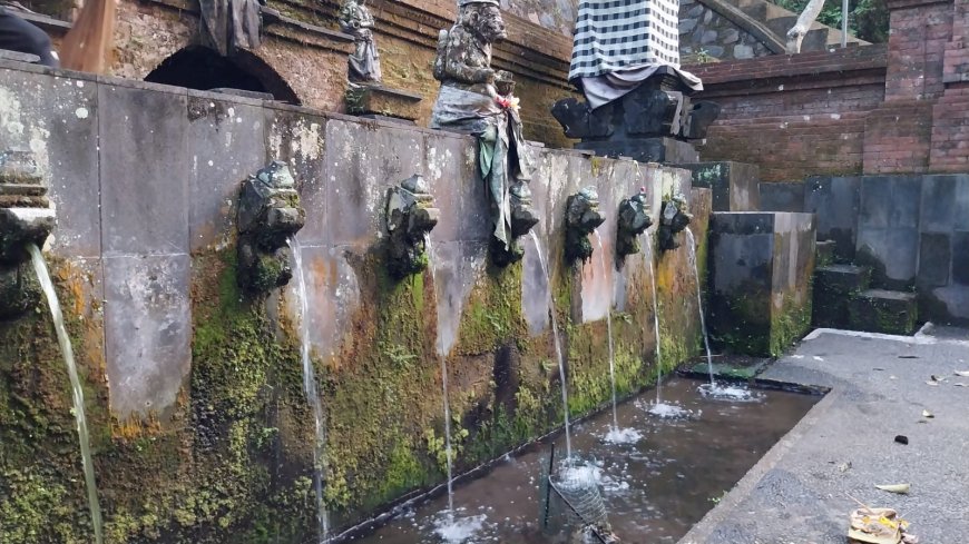 Taman Beji Pura Dalem Tungkub Mambal: Purification Rituals Amidst the Natural Beauty of Mambal Village