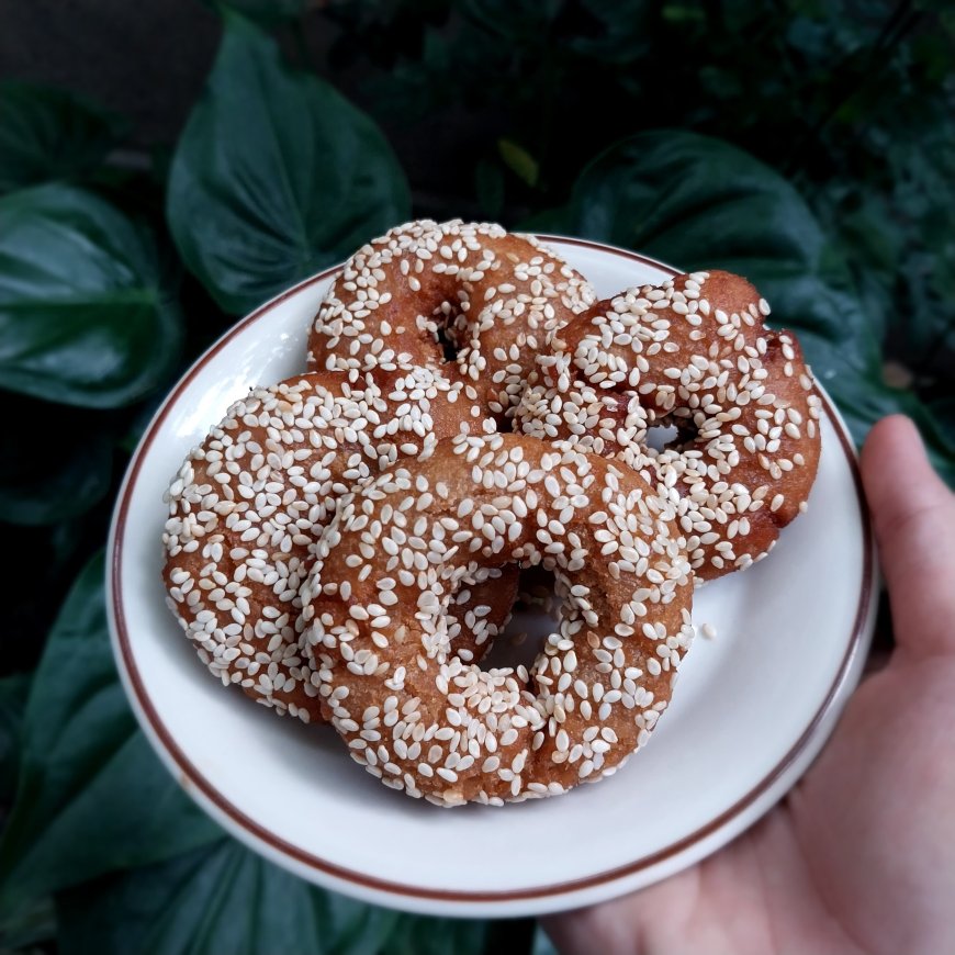 Jaja Kaliadrem: Balinese Snack as a Complementary Offering for Galungan