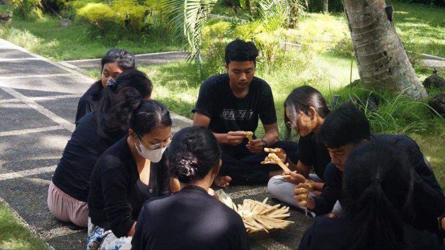 Filosofi Dibalik Sate Lilit: Pemersatu Masyarakat Bali dan Simbol Senjata Dewa Brahma