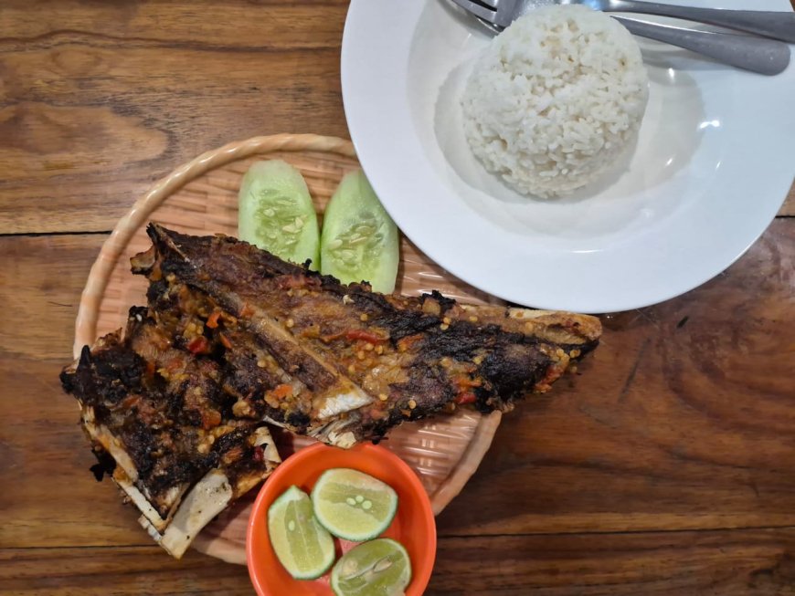 Menyantap Rahang Tuna Bakar Khas Bali: Sensasi Gurih dan Pedas yang Menggoda