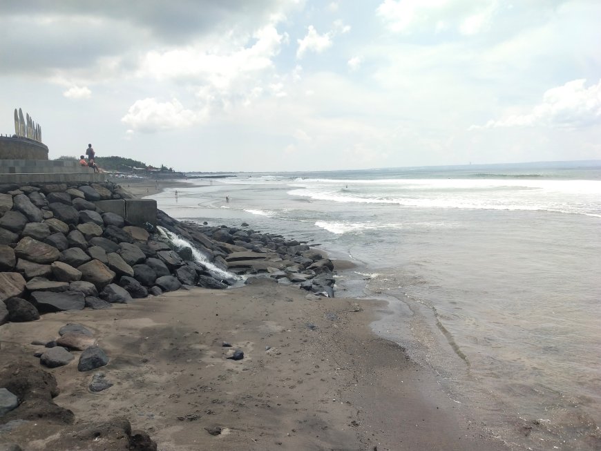 Exploring the Beauty of Pererenan Beach: A Fusion of Natural Charm and the Majesty of the Statue of Dewa Baruna