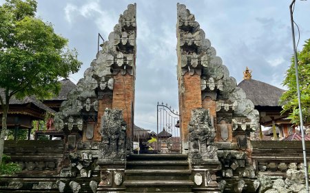 Puseh-Desa Temple: A Kahyangan Three Temple Located within the Sad Kahyangan Area of Penataran Sasih Temple