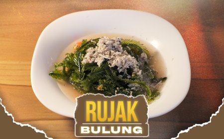 Rujak Bulung: A Balinese Seaweed Dish with Spicy and Sour Flavor