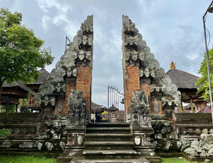 Pura Puseh-Desa: Kahyangan Tiga yang Berada di Kawasan Sad Kahyangan Pura Penataran Sasih