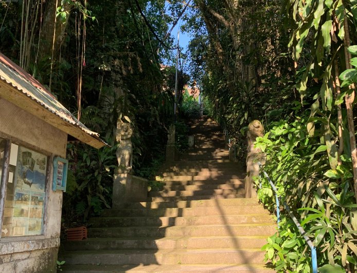 Eksplorasi Virtual: Menjelajahi Arsitektur Penestanan​ Stairs