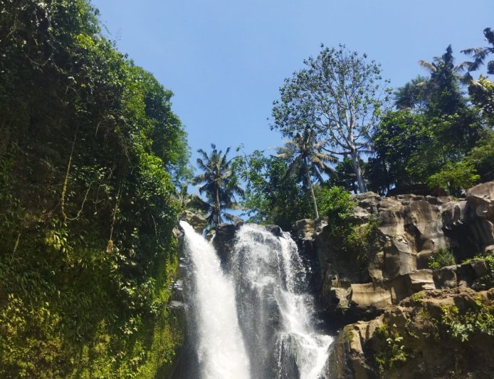 Menemukan Keindahan Alam dan Esensi Budaya di Air Terjun Tegenungan