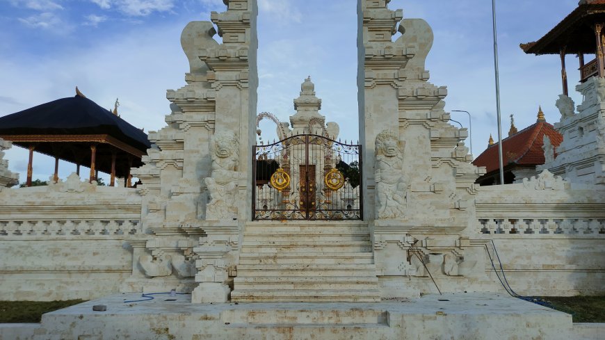 Pura Desa Adat Kutuh: Keajaiban Magis di Ujung Selatan Pulau Dewata