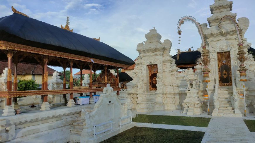 Pura Desa Adat Kutuh: Keajaiban Magis di Ujung Selatan Pulau Dewata