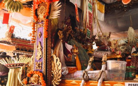 Mepeselang: A Symbol of the Meeting Between Hyang Widhi Wasa and Humanity