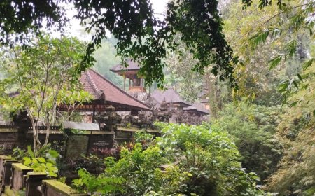 Virtual Exploration of the Campuhan River and Gunung Lebah Temple