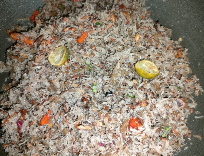 Sager Gerih :  Sambal Khas Tabanan dengan Campuran Ikan Asin dan Kelapa Panggang