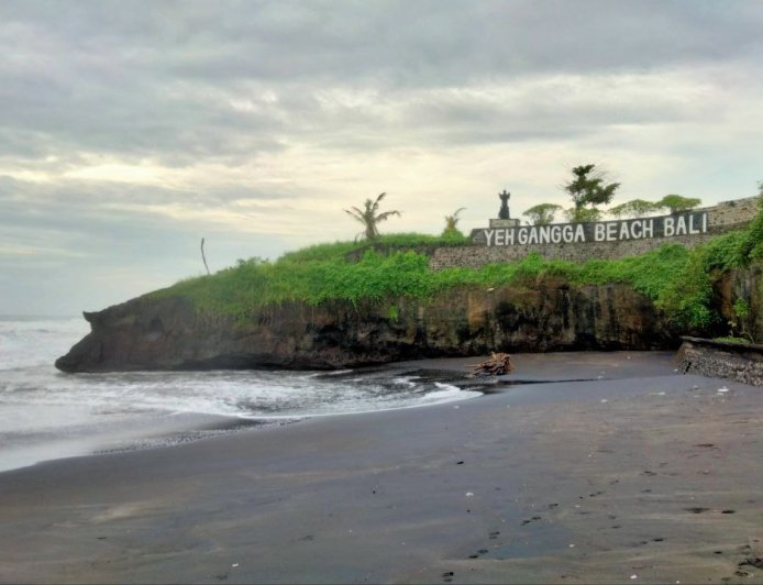 Menelusuri Pantai Yeh Gangga: Ketika Keindahan Pantai Diselimuti Kisah Misteri