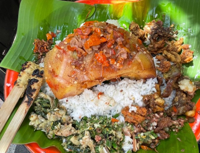Balah: The Distinctive Flavor of Karangasem Unveiled Through the Megibungan Tradition