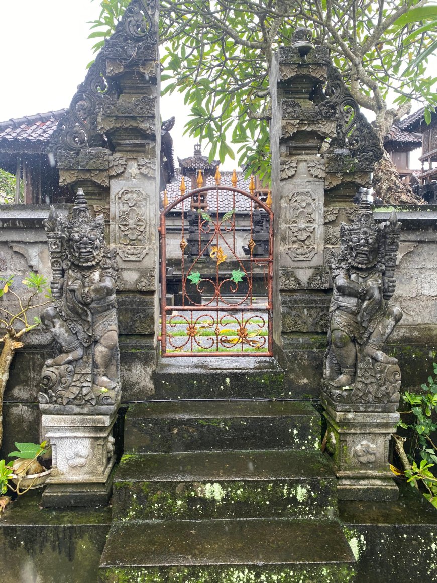 Dwarapala: Guardians of the Sacred Gates of Balinese Temples