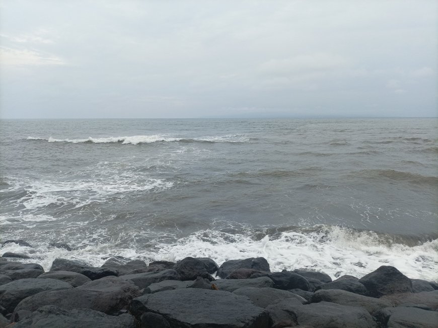 Lebih Beach: Harmony of Nature and Cuisine at Bali's Black Sand Beach