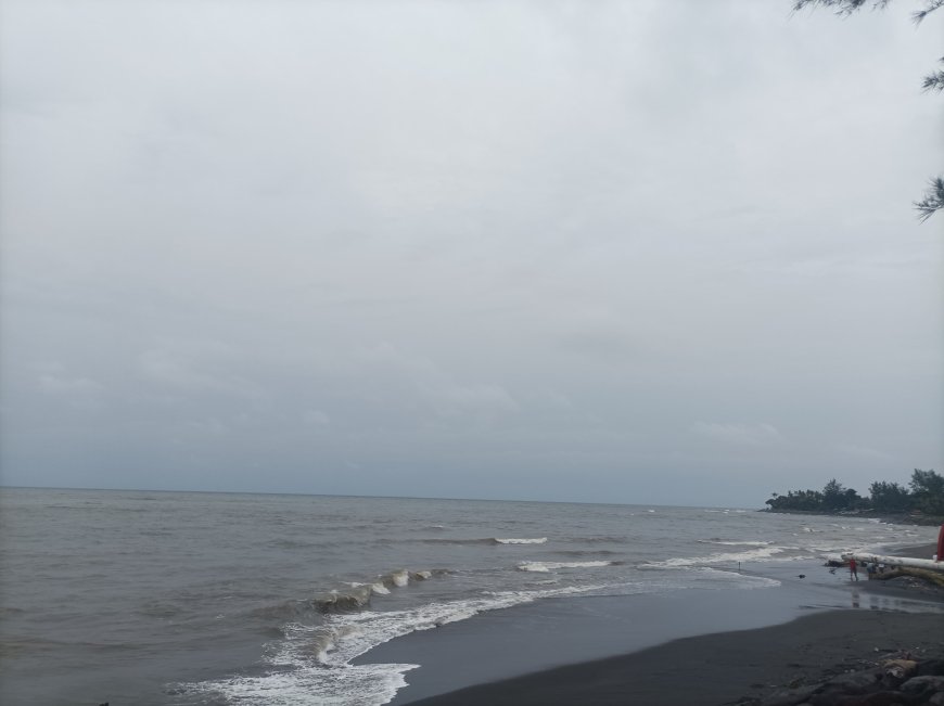 Lebih Beach: Harmony of Nature and Cuisine at Bali's Black Sand Beach