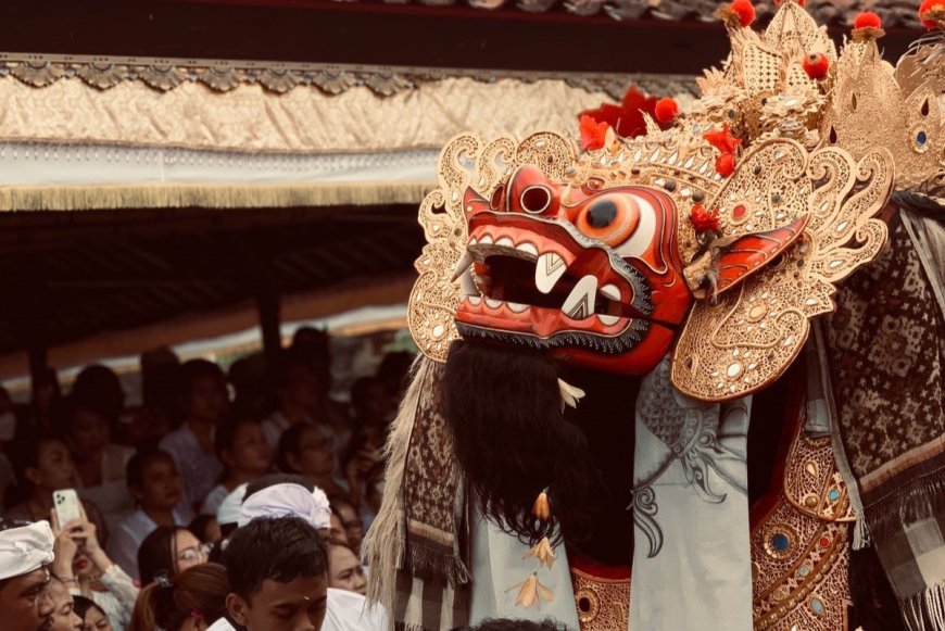 Mengenal Tradisi Ngerebeg di Desa Adat Tegal