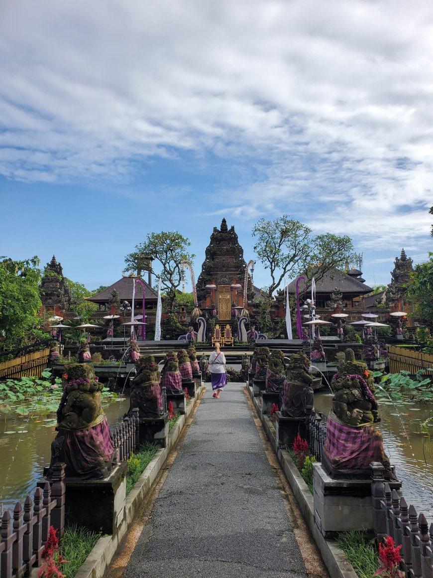 Pura Kemuda Saraswati: A Heritage Temple of the Ubud Kingdom with the Beauty of Its Water Palace