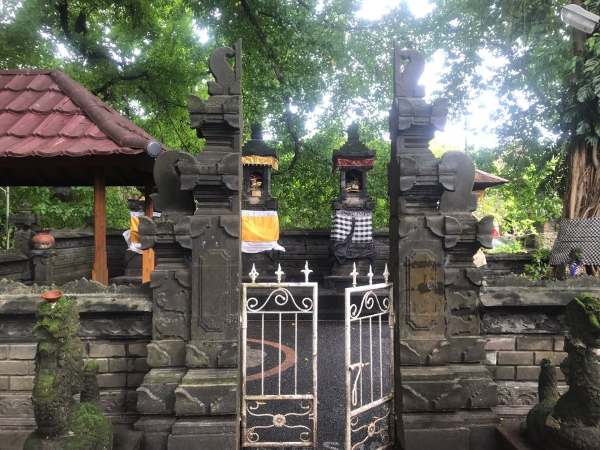 Taman Kresek Temple: The Sacred Sanctuary of the Kresek Tree and the Melukat Ritual