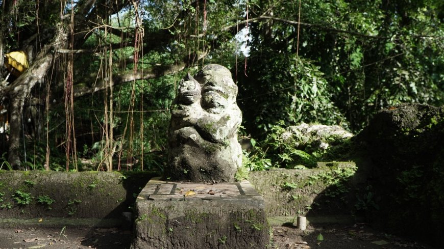 The Uniqueness of Batu Jineng Temple: A Sacred Water Source in the Heart of Sudimara Village