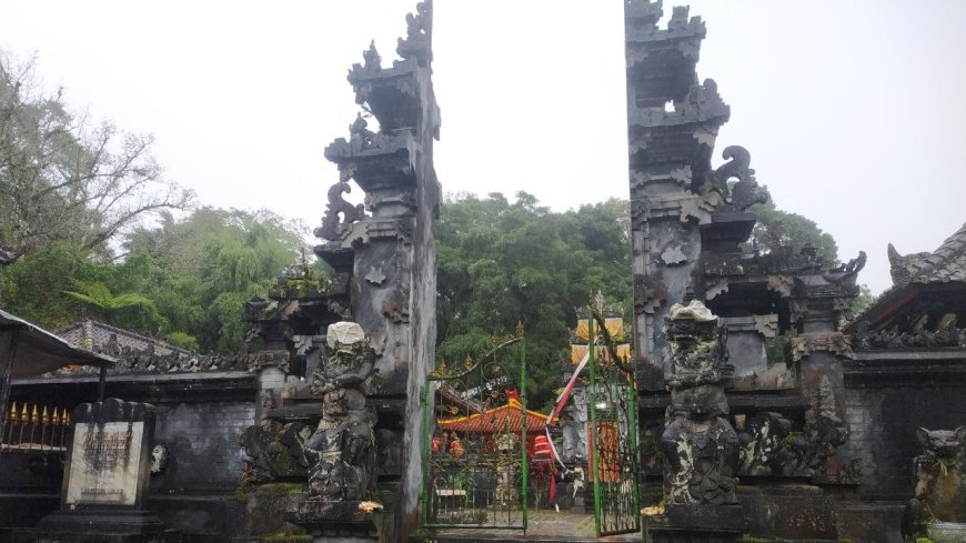 Batu Meringgit Temple: Symbolizing Hindu-Buddhist Harmony in Bali