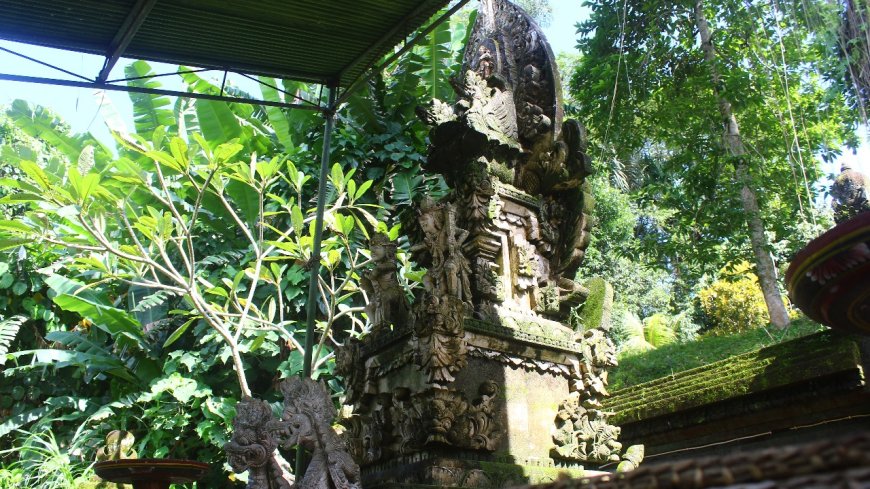 Beji Pura Puseh Bedha: Jejak Sejarah Ratu Gede Kebo Iwa di Mata Air Suci Bali