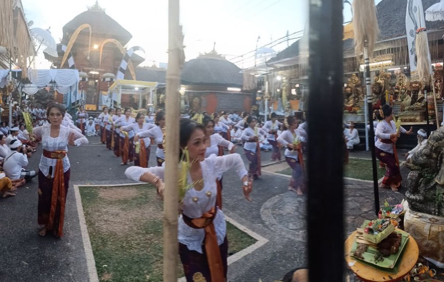 Pengratep of the Great Ceremony at Pura Desa Puseh Mengwitani: The Balance of Yadnya in the Cycle of Time