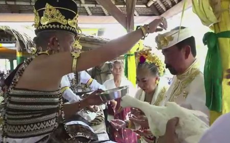 Coronation of Ida Cokorda XIII: History and Sacredness at Puri Mengwi