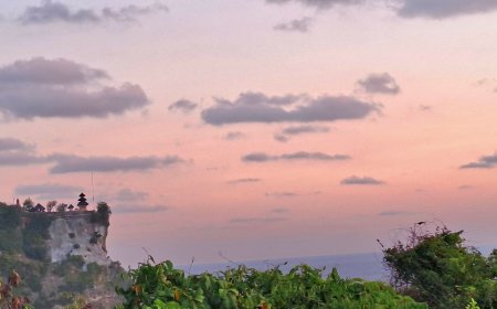 Eternal Sunset at Batu Jaran Hill: Facing the Majesty of Uluwatu Temple