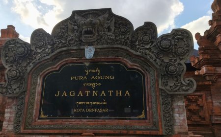 The Celebration of Saraswati Day at Pura Jagatnatha Denpasar: Honoring the Goddess of Knowledge