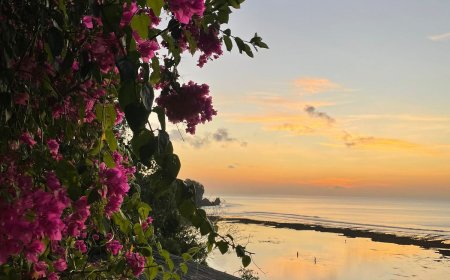 Pemutih Beach: The Rock Cliff to the Ocean Stage in Pecatu