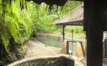 Dauh Dalem Bathing Place: A Natural River Pool for Healing in East Bali