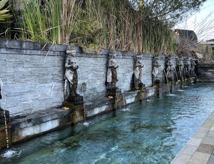 Di Balik Angka Sebelas: Keajaiban Ritual Melukat di Pancoran Solas Pura Pelisan, Kintamani