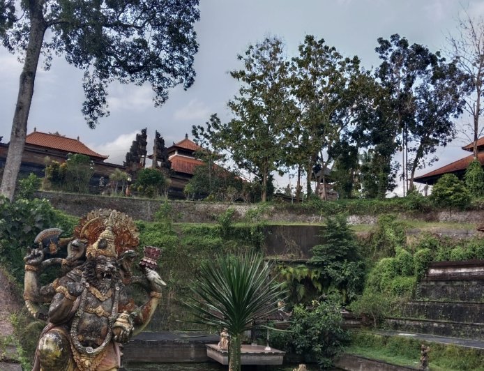 Pura Taman Beji Sibang Gede: Panglukatan Tirta Amerta di Goa Mata Air yang Hening