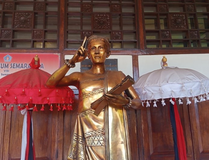 Pralambang Bhasa Wewatekan: Kakawin Duka Putri Klungkung atas Gugurnya Sang Ayah dalam Puputan Kusamba dan Bayangan Kolonial