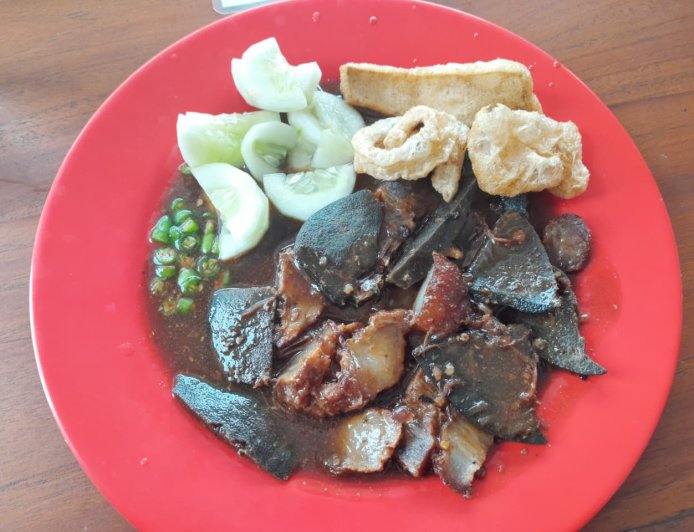 Ketika Masakan Tionghoa Bertemu Rempah Bali: Rahasia Lezat Siobak Singaraja