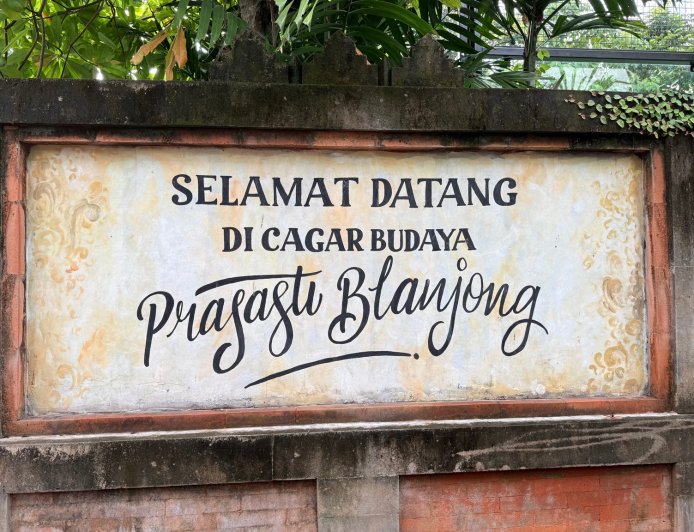 Sri Kesari Warmadewa & Prasasti Batu Blanjong (913 M): Jejak Awal Bali Tertulis