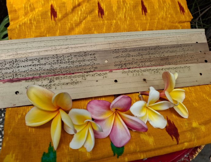 Wréastra Script: Balinese Identity in Written Strokes