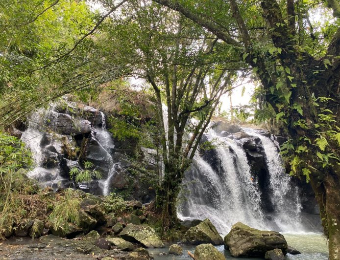 Sing Sing Angin: A Twin-Flowing Waterfall in Tabanan