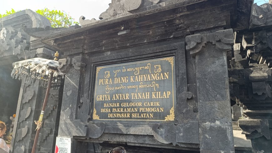 Celebrating Saraswati Day at Griya Anyar Tanah Kilap Temple