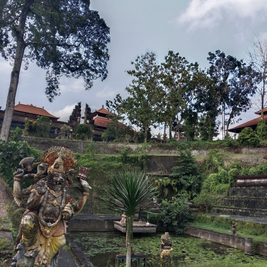 Pura Taman Beji Sibang Gede: Panglukatan Tirta Amerta di Goa Mata Air yang Hening