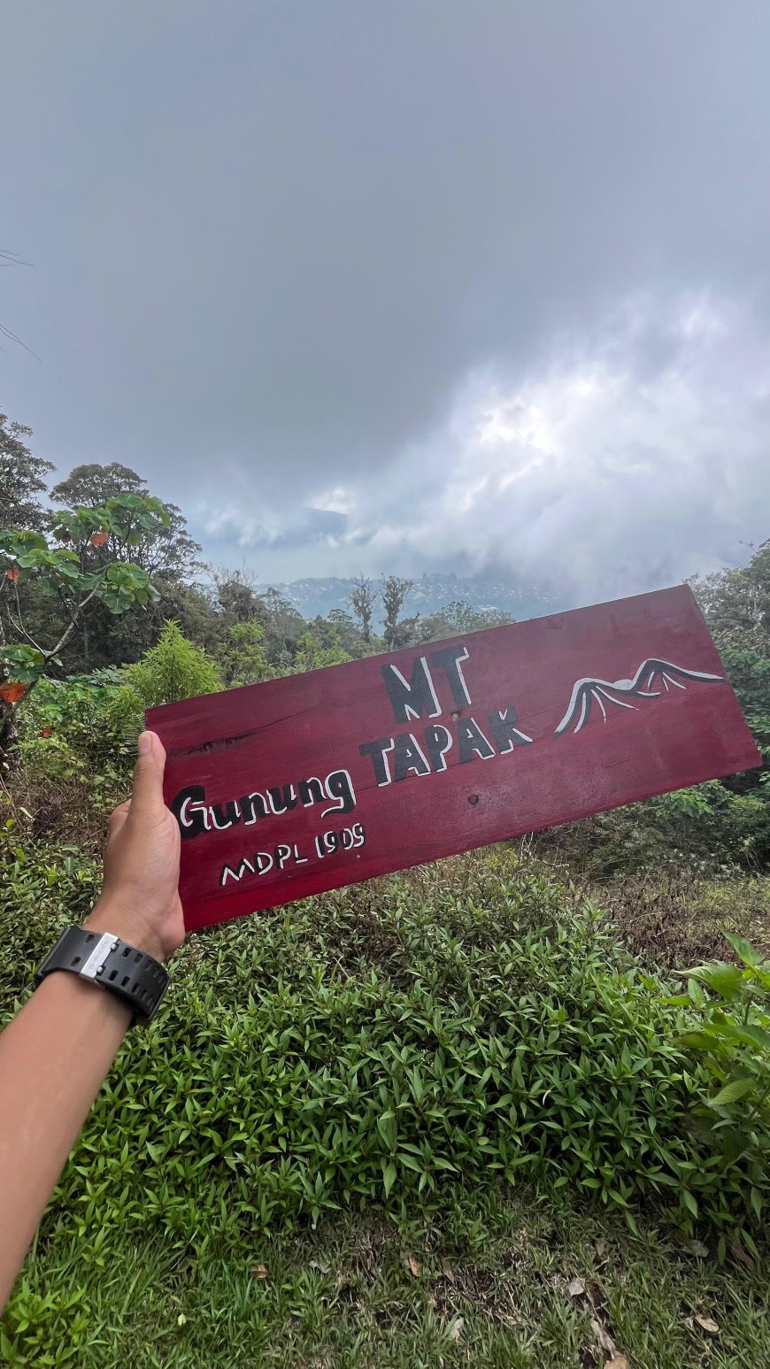 Mount Tapak: Climbing the Peak that Holds the Legacy of Prabhu Jaya Pangus Between Sky and Nature