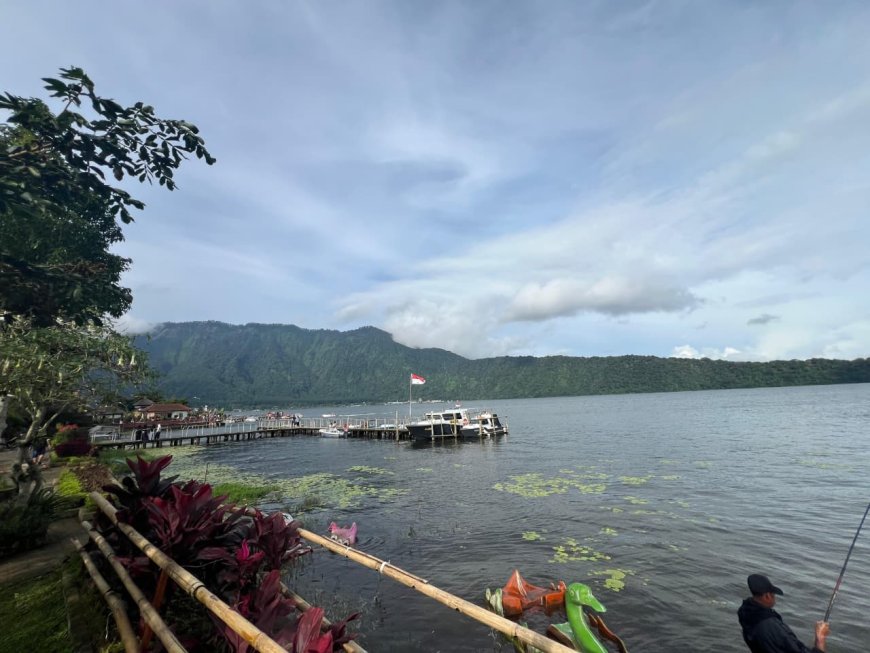 Danau Buyan: Keindahan Danau yang Terletak di Bukit Ketinggian 1.200 meter yang Asri