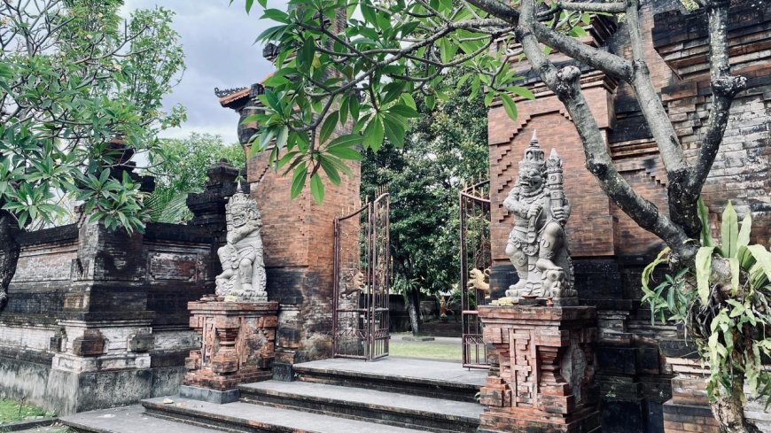 Dalem Pengalasan Temple and Its Sacred Mystical Marriage Ritual That Endures as a Living Tradition