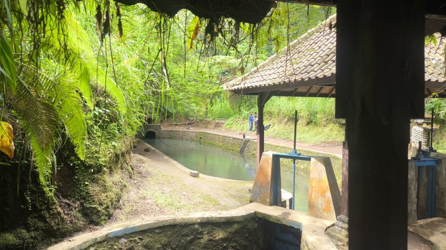 Dauh Dalem Bathing Place: A Natural River Pool for Healing in East Bali