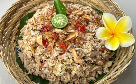 Lawar Klungah: Young Coconut and Basa Genep in the Living Culinary Tradition of West Bali