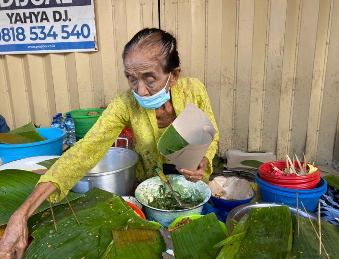 Blayag Mek Sambru: An Authentic Eastern Balinese Delicacy That Became a Legend